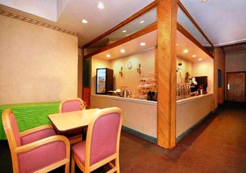 Red Roof Inn Нью-Стентон Екстер'єр фото